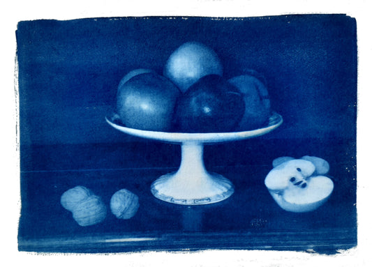 Nelle camere blu | Alzatina con mele e noci, Omaggio a Fede Galizia - Laura di Fazio